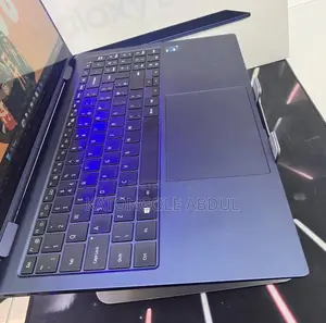 New Laptop Samsung Galaxy Book5 Pro 16GB Intel Core i7 SSD 512GB