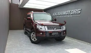 Mitsubishi Pajero 2011 Red