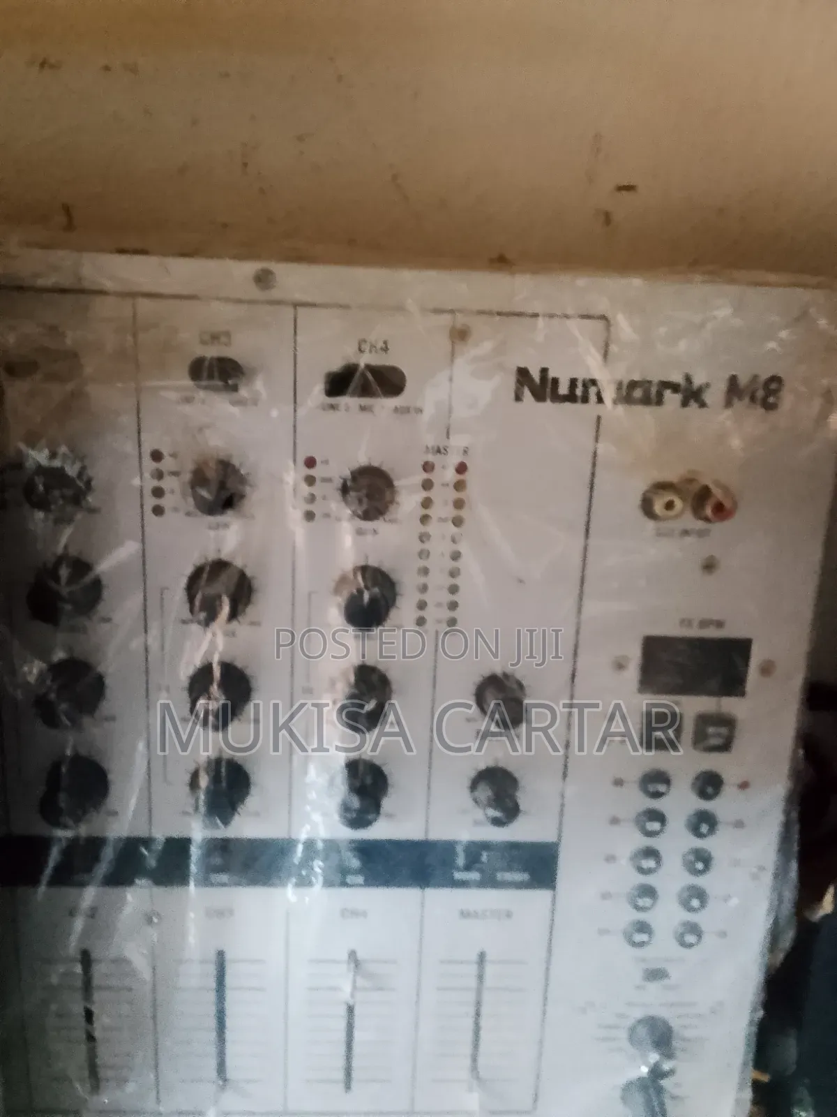 Numark M8 Mixer
