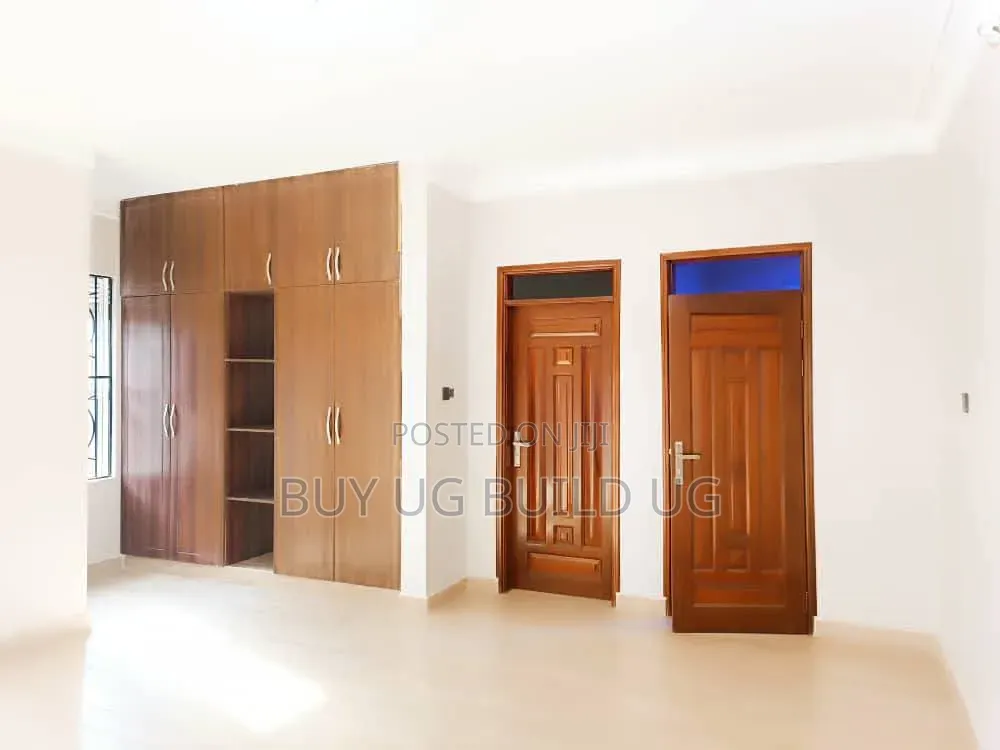 6bdrm Maisonette in Najjera - Kira Road, Central Division for sale