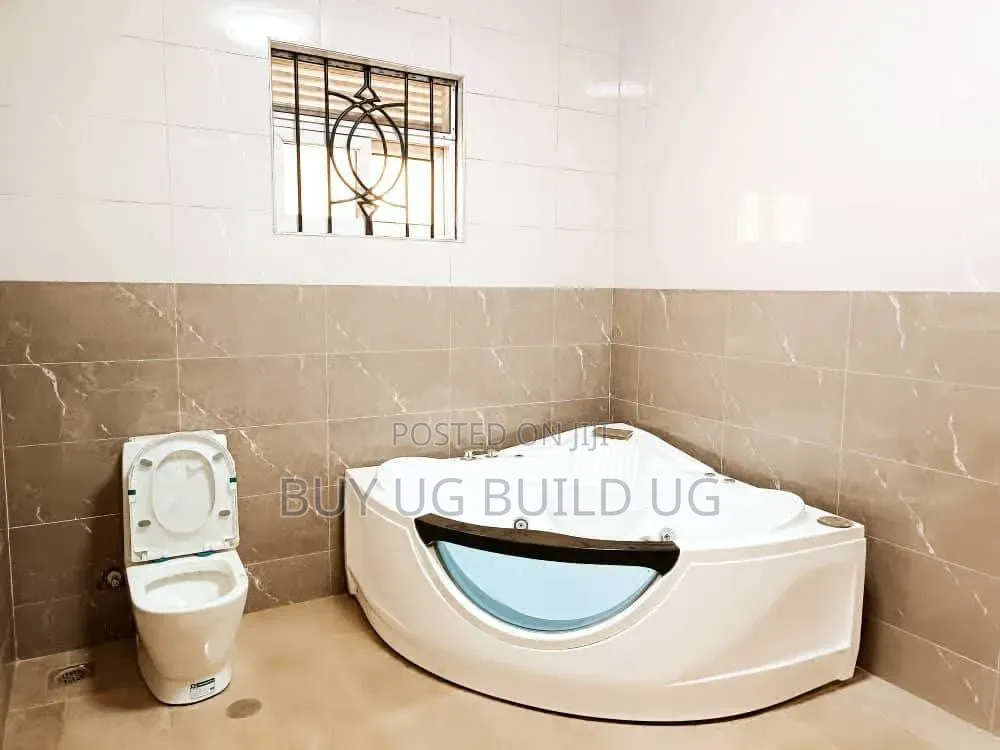 6bdrm Maisonette in Najjera - Kira Road, Central Division for sale