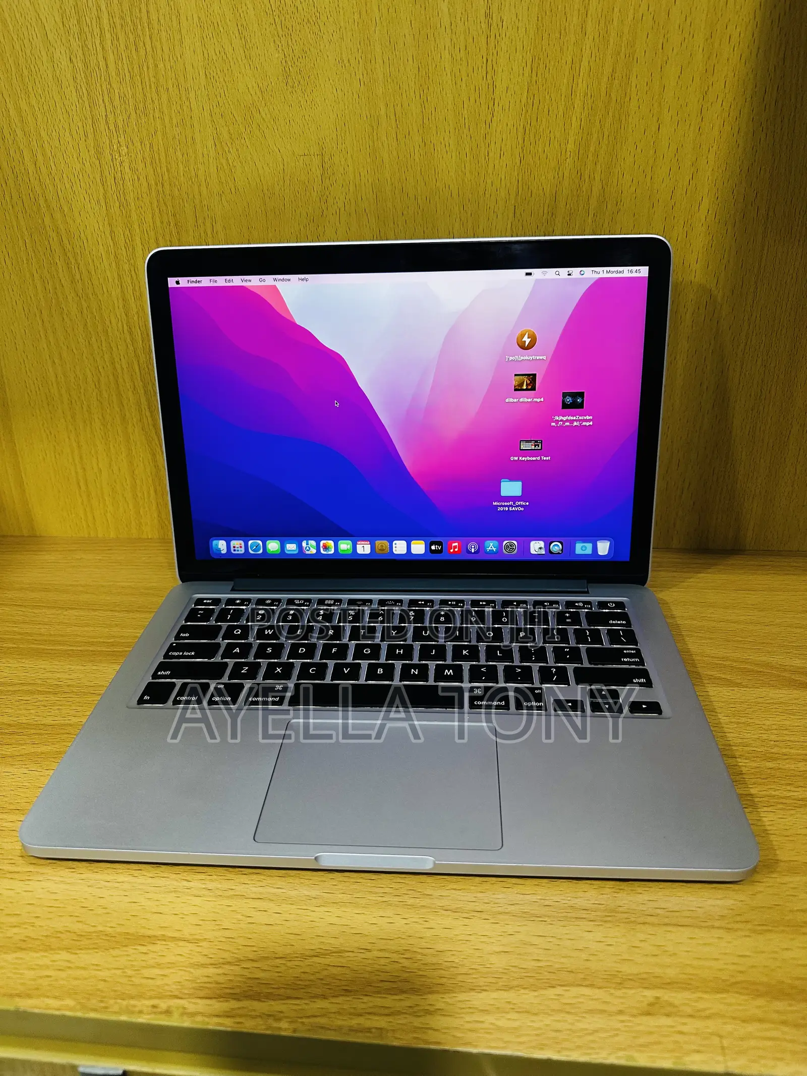 New Laptop Apple MacBook Pro 2015 16GB Intel Core i5 SSD 256GB