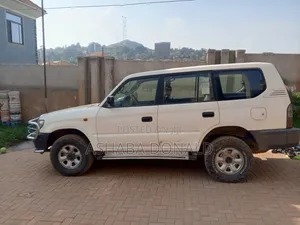 Toyota Land Cruiser Prado 2001 White