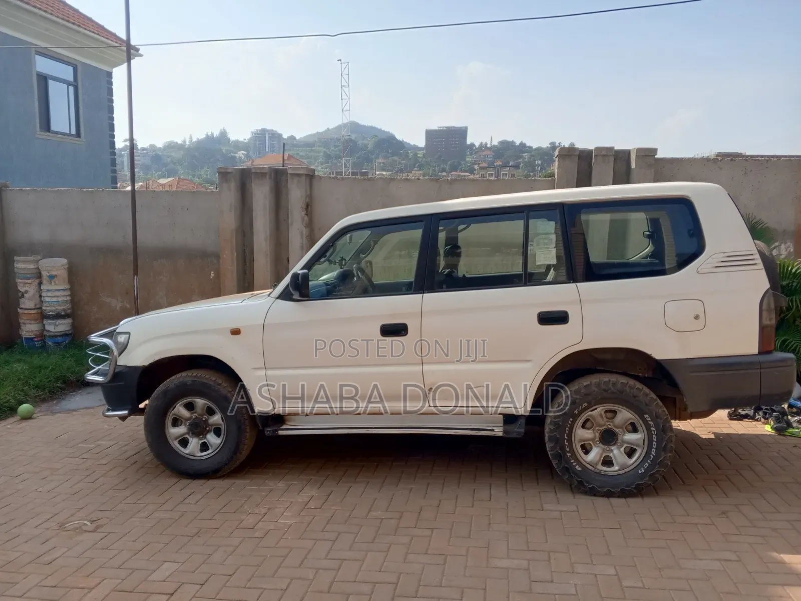 Toyota Land Cruiser Prado 2001 White