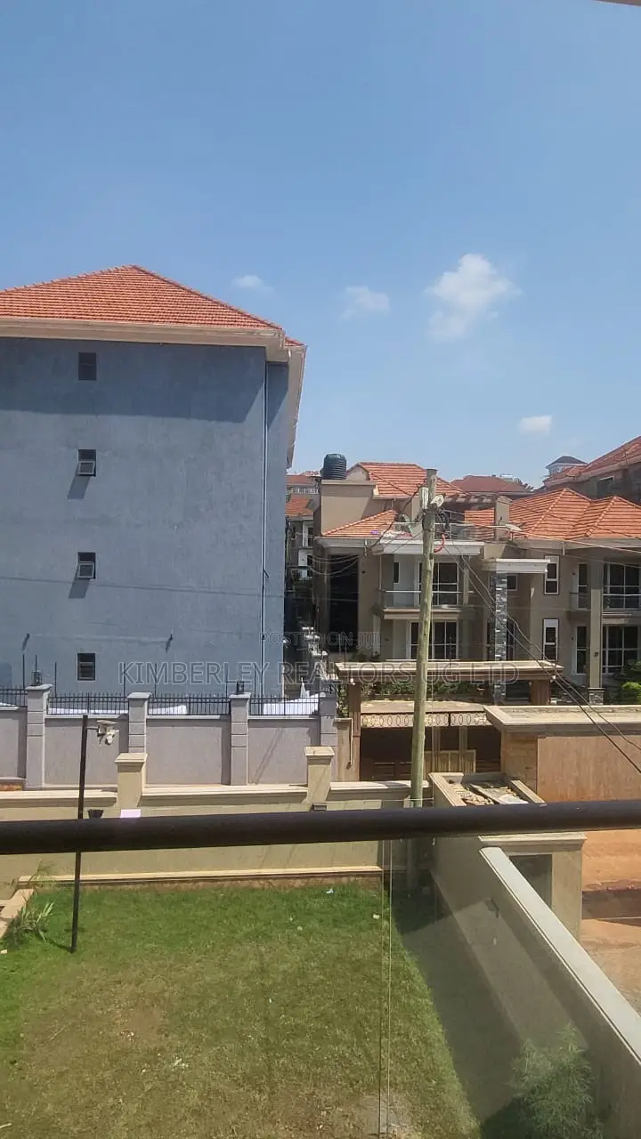 8bdrm Mansion in Central Division for sale