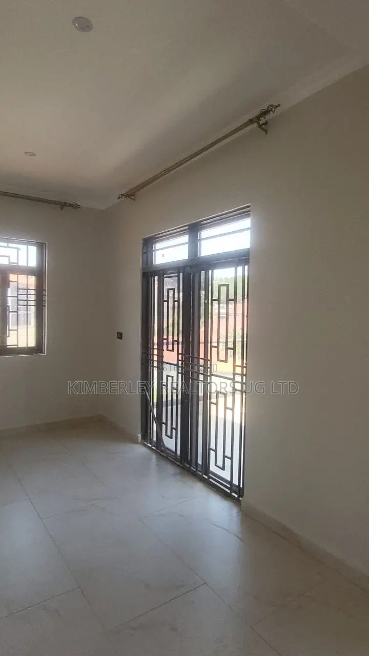 8bdrm Mansion in Central Division for sale