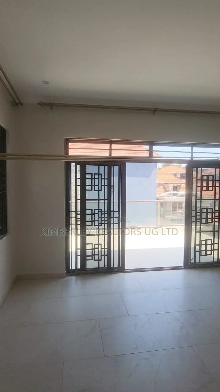 8bdrm Mansion in Central Division for sale
