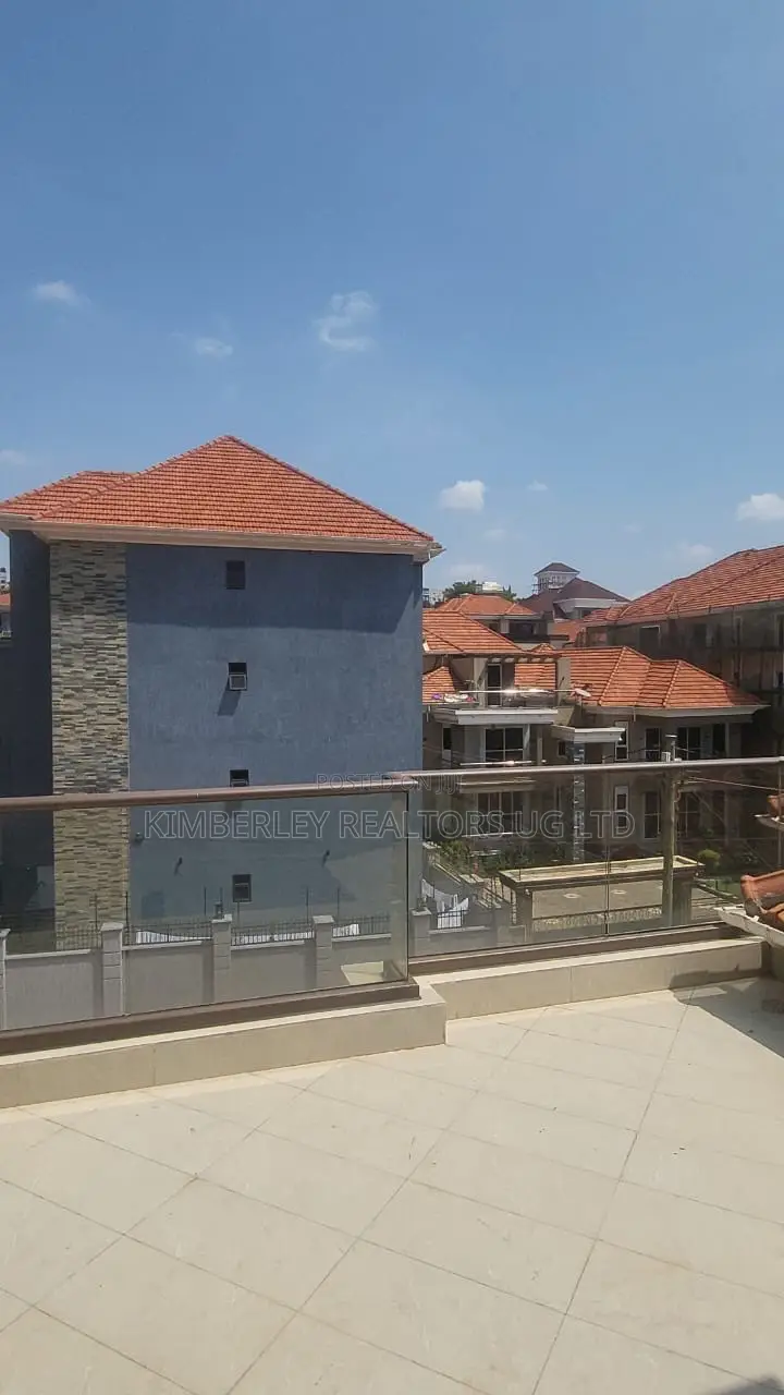 8bdrm Mansion in Central Division for sale