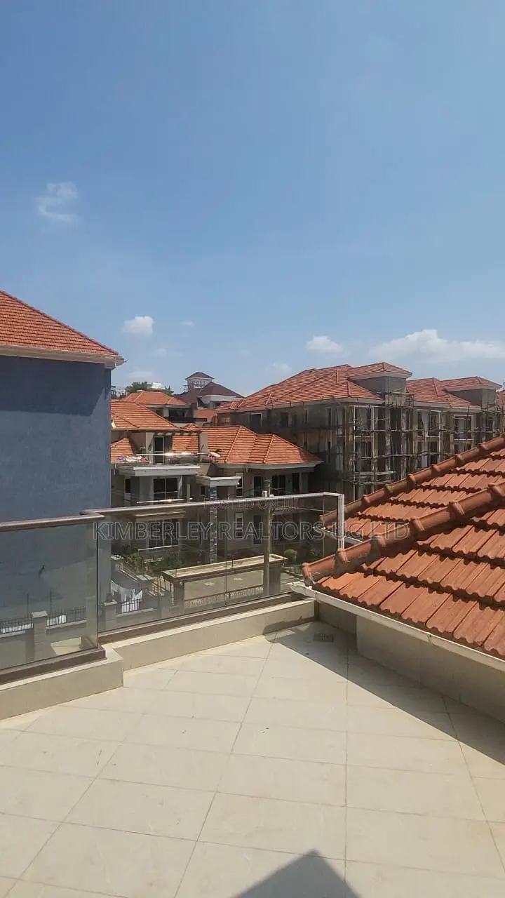 8bdrm Mansion in Central Division for sale