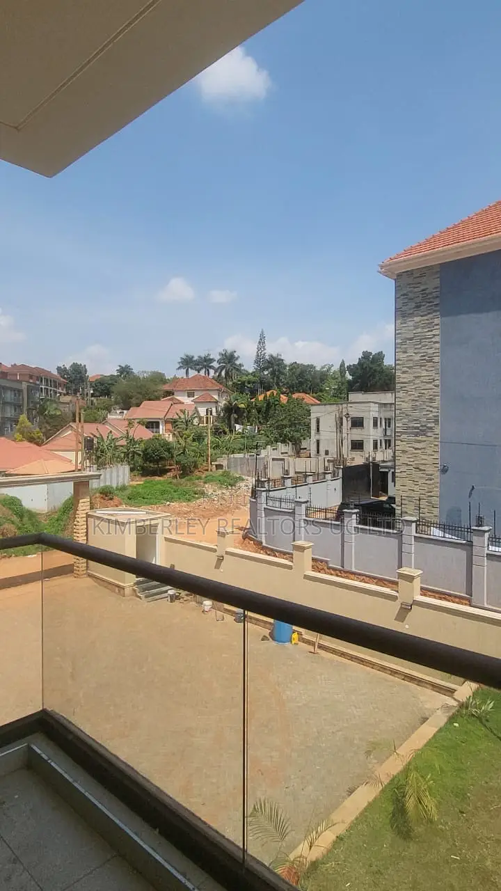 8bdrm Mansion in Central Division for sale