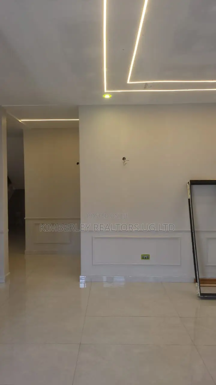 7bdrm Mansion in Central Division for sale