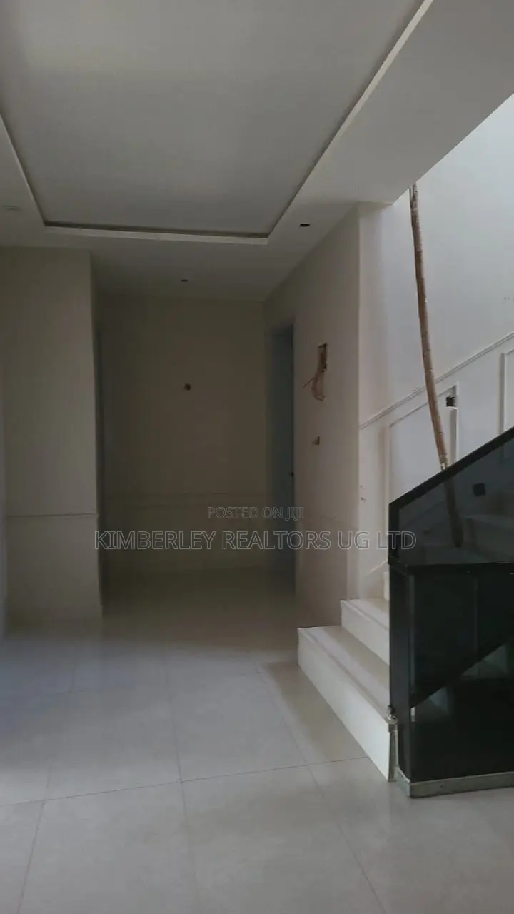 7bdrm Mansion in Central Division for sale