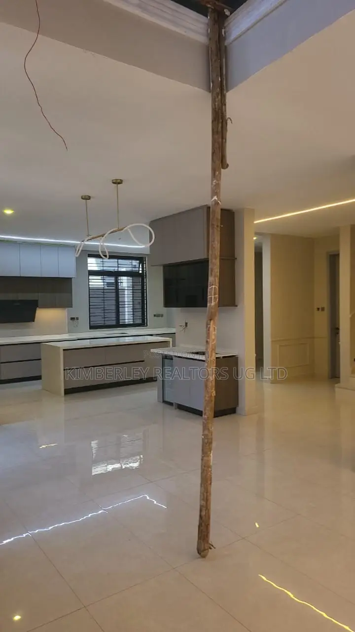 7bdrm Mansion in Central Division for sale