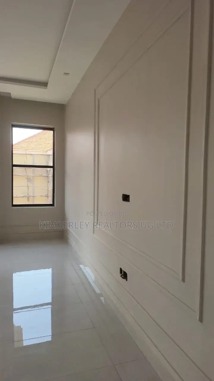 7bdrm Mansion in Central Division for sale