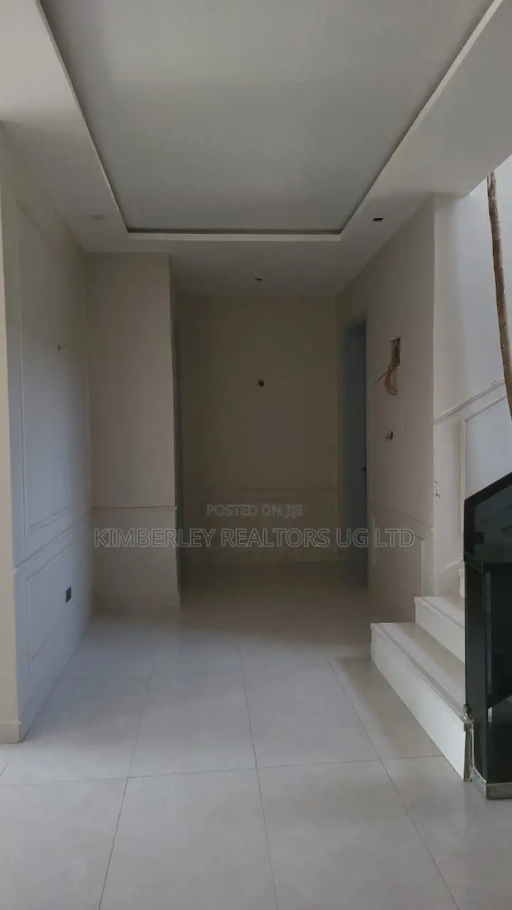 7bdrm Mansion in Central Division for sale