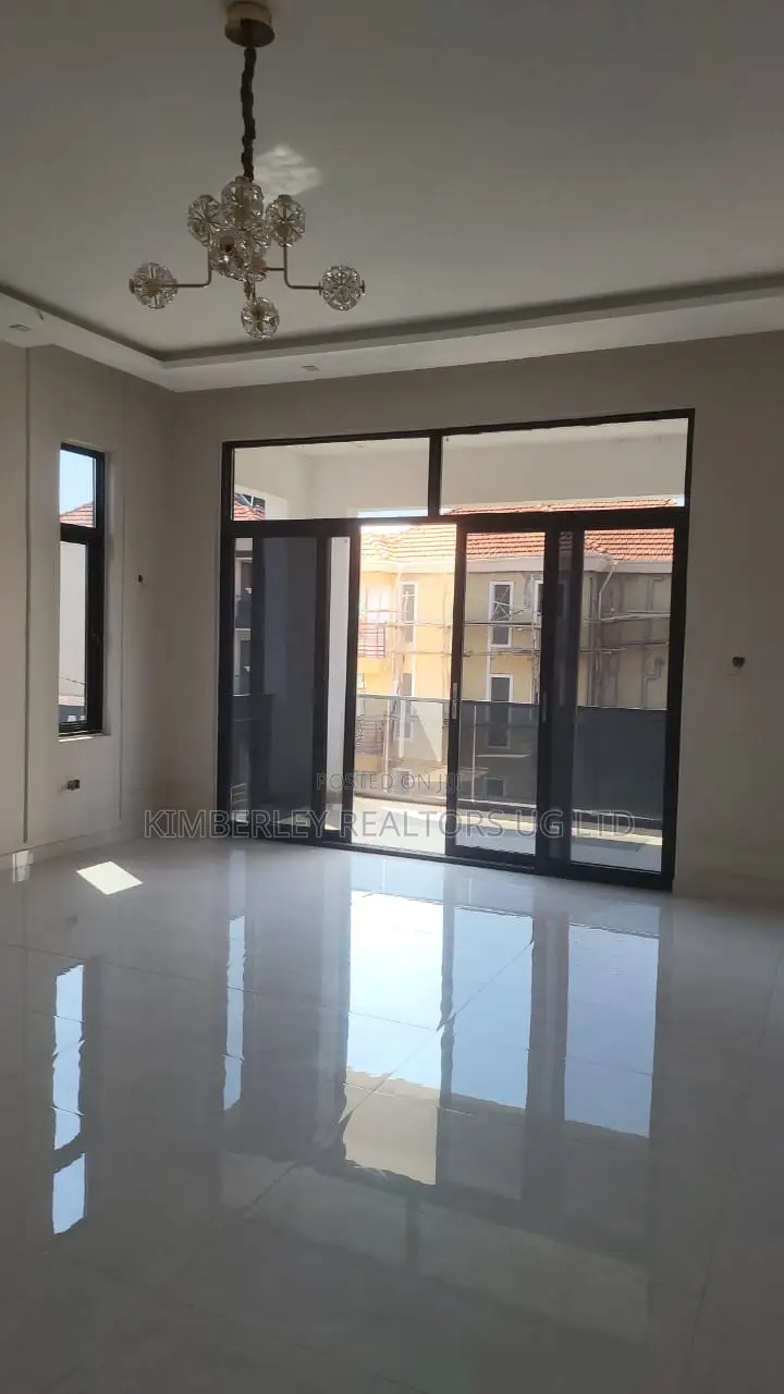 7bdrm Mansion in Central Division for sale