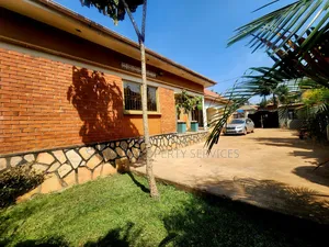 3bdrm Bungalow in Mulawa, Kira for rent