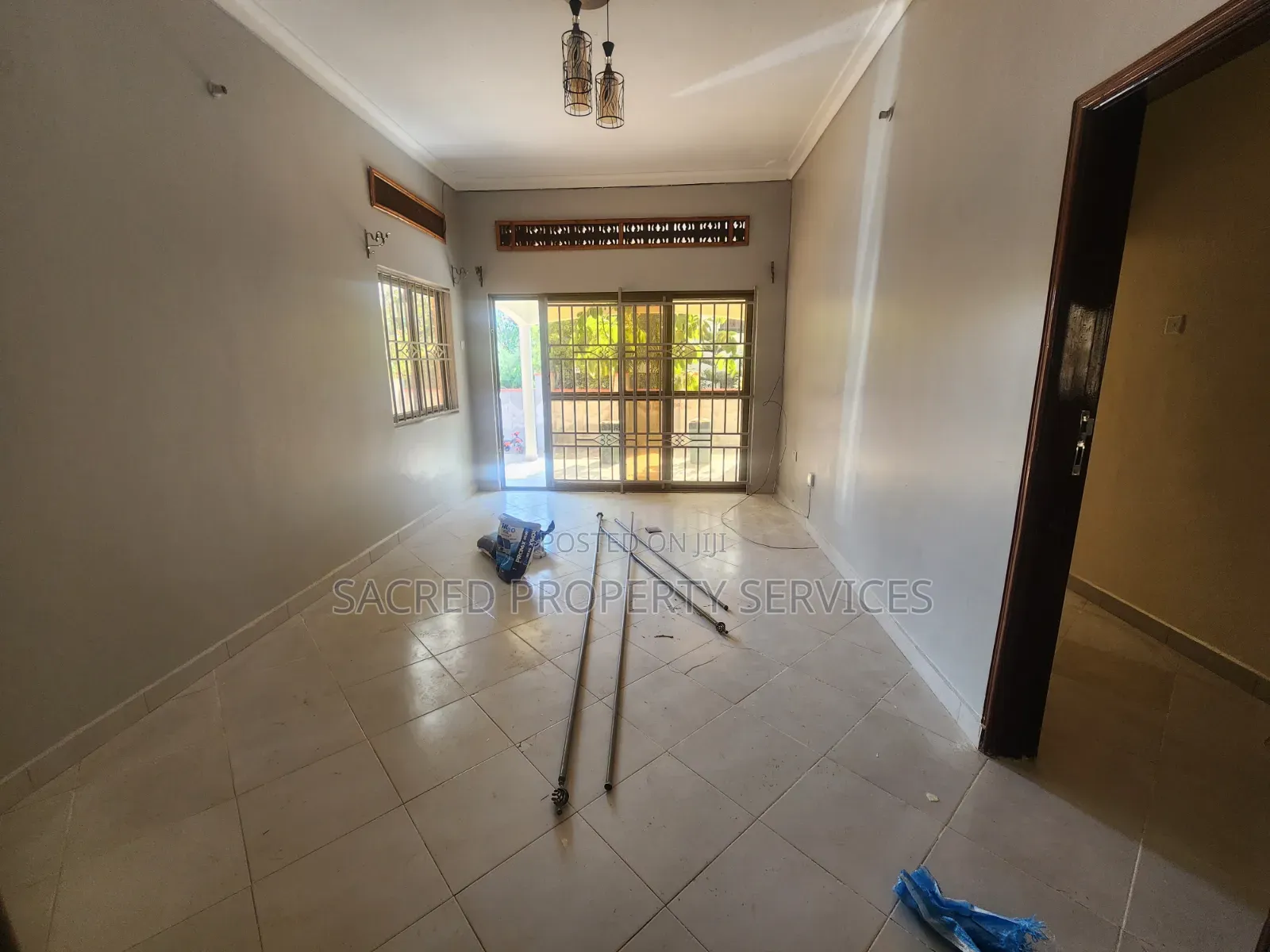3bdrm Bungalow in Mulawa, Kira for rent