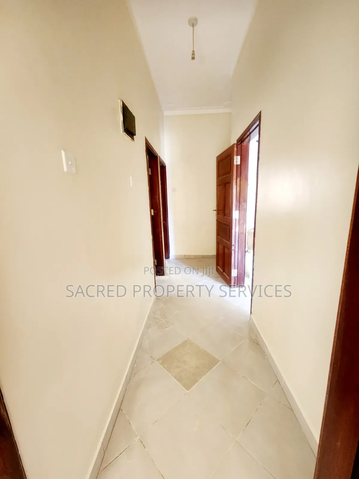 3bdrm Bungalow in Mulawa, Kira for rent