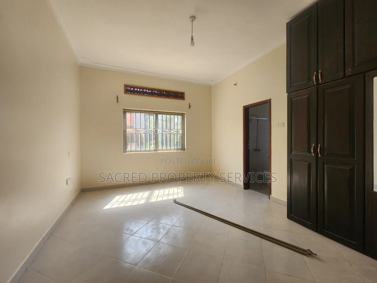 3bdrm Bungalow in Mulawa, Kira for rent