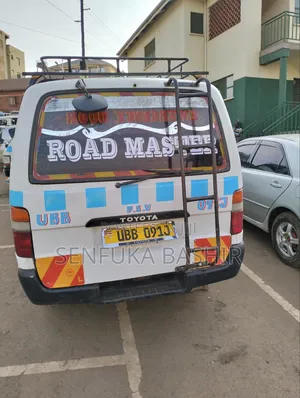 Toyota HiAce 2001 White