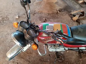 Bajaj Boxer 100 2019 Red