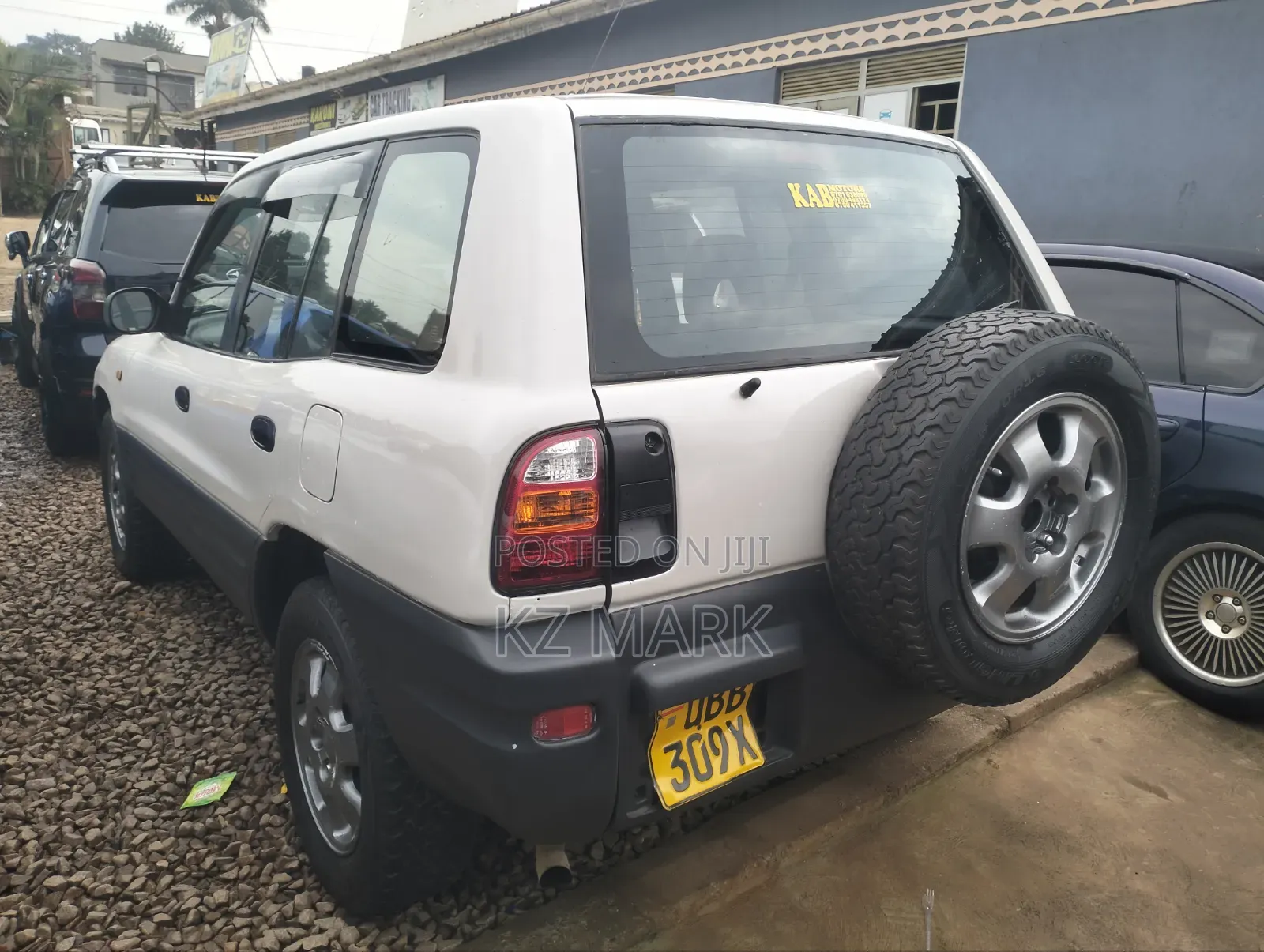 Toyota RAV4 2002 White