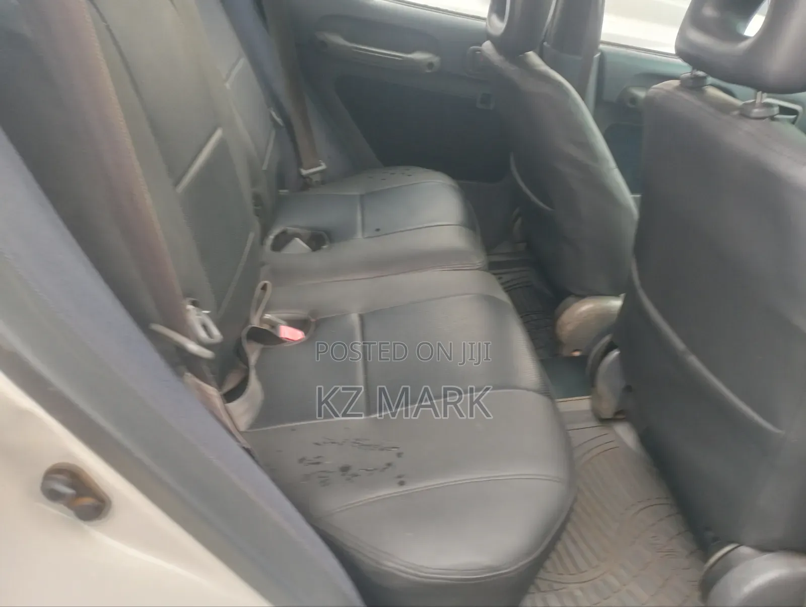 Toyota RAV4 2002 White