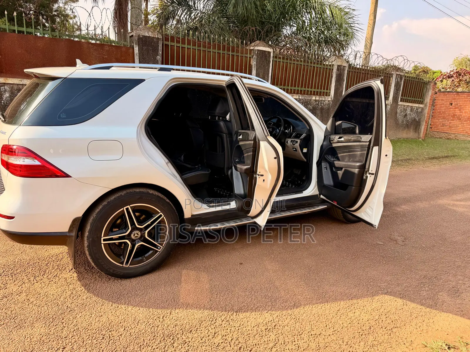 Mercedes-Benz M Class ML350 4MATIC 4dr SUV AWD (3.5L 6cyl 7A) 2014