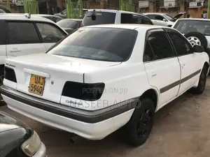 Toyota Carina 2000 White