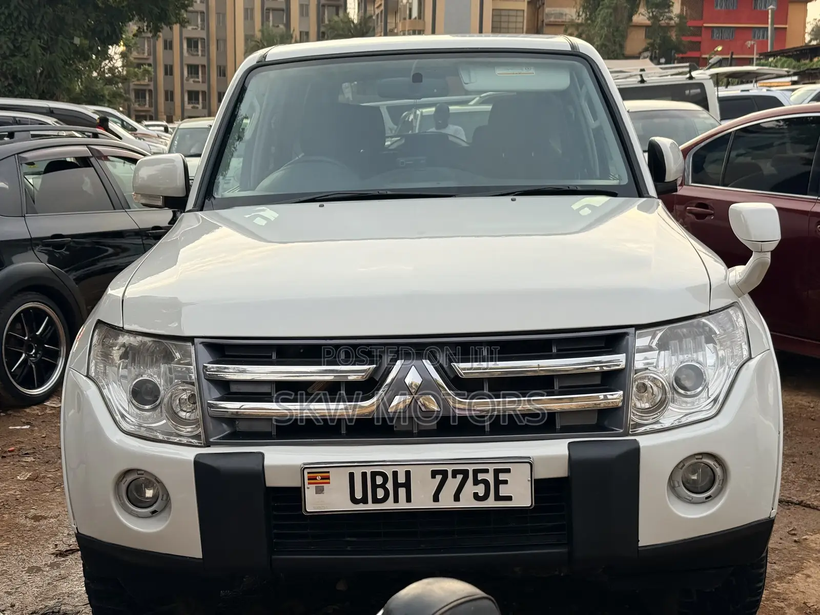Mitsubishi Pajero 2010 White