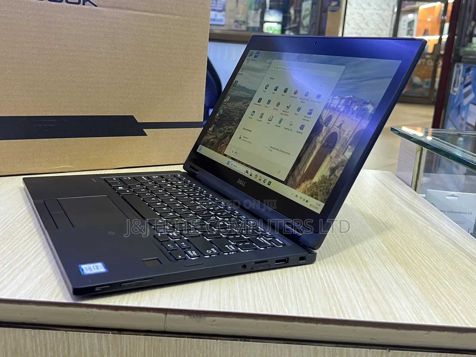 Laptop Dell Latitude 7390 2-in-1 8GB Intel Core i5 SSD 256GB