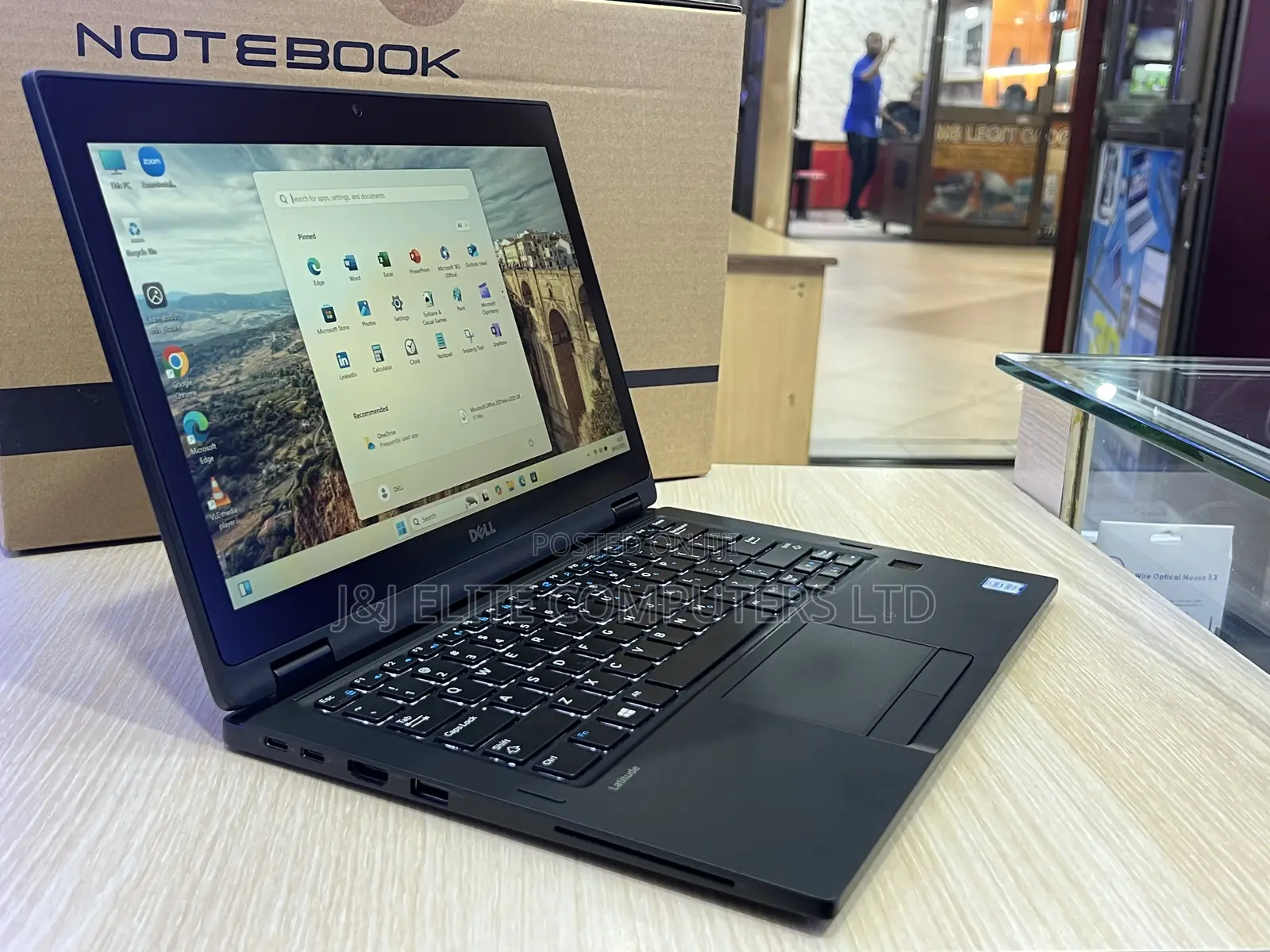 Laptop Dell Latitude 7390 2-in-1 8GB Intel Core i5 SSD 256GB