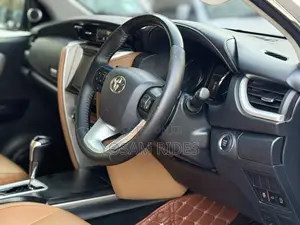 Toyota Fortuner 2.8 D AWD 2019 Silver