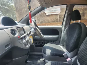 Toyota Sienta 2008 Silver