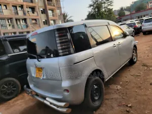 Toyota Sienta 2008 Silver