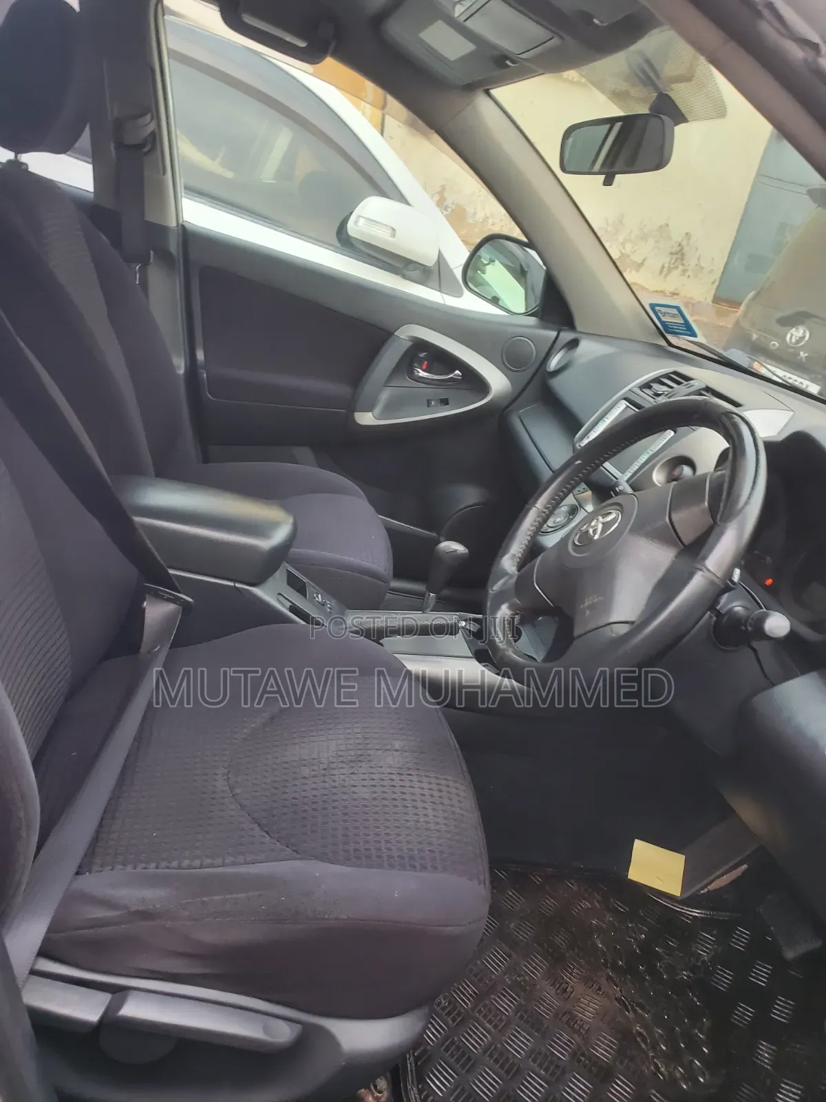 Toyota Vanguard 2010 Silver