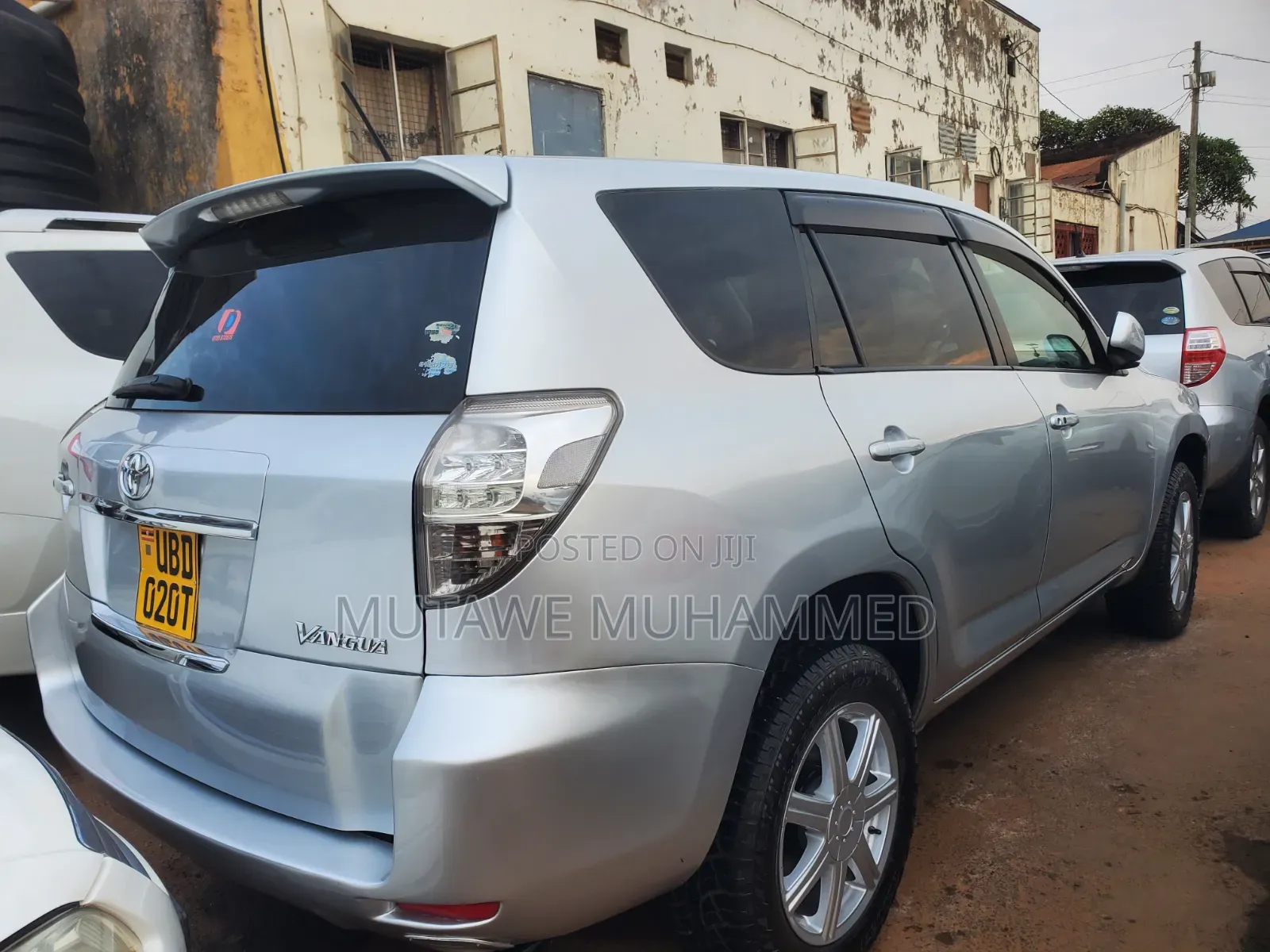 Toyota Vanguard 2010 Silver
