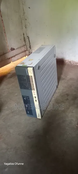 Desktop Computer HP 200 G4 All-in-One 8GB Intel Core i7 HDD 256GB