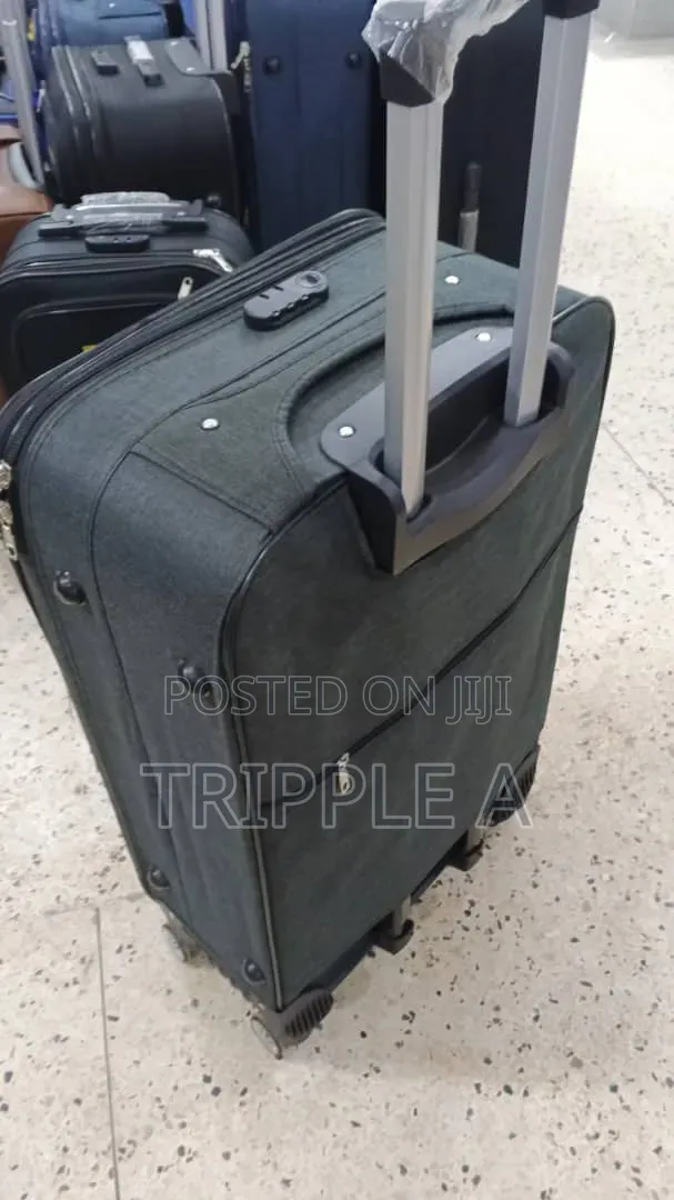 Feng Hua Large Softside Suitcase
