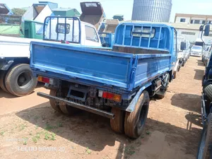Mitsubishi Canter 1987 Blue