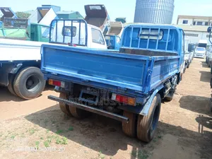 Mitsubishi Canter 1987 Blue