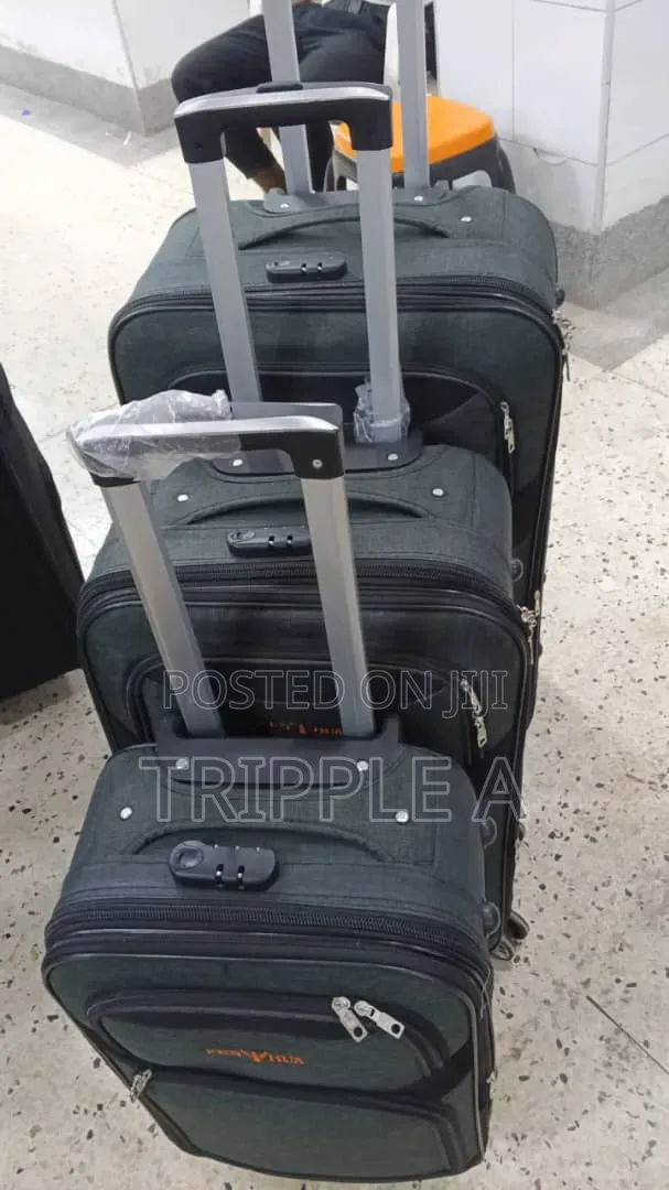 A Set of 3pcs Feng Hua Suitcase