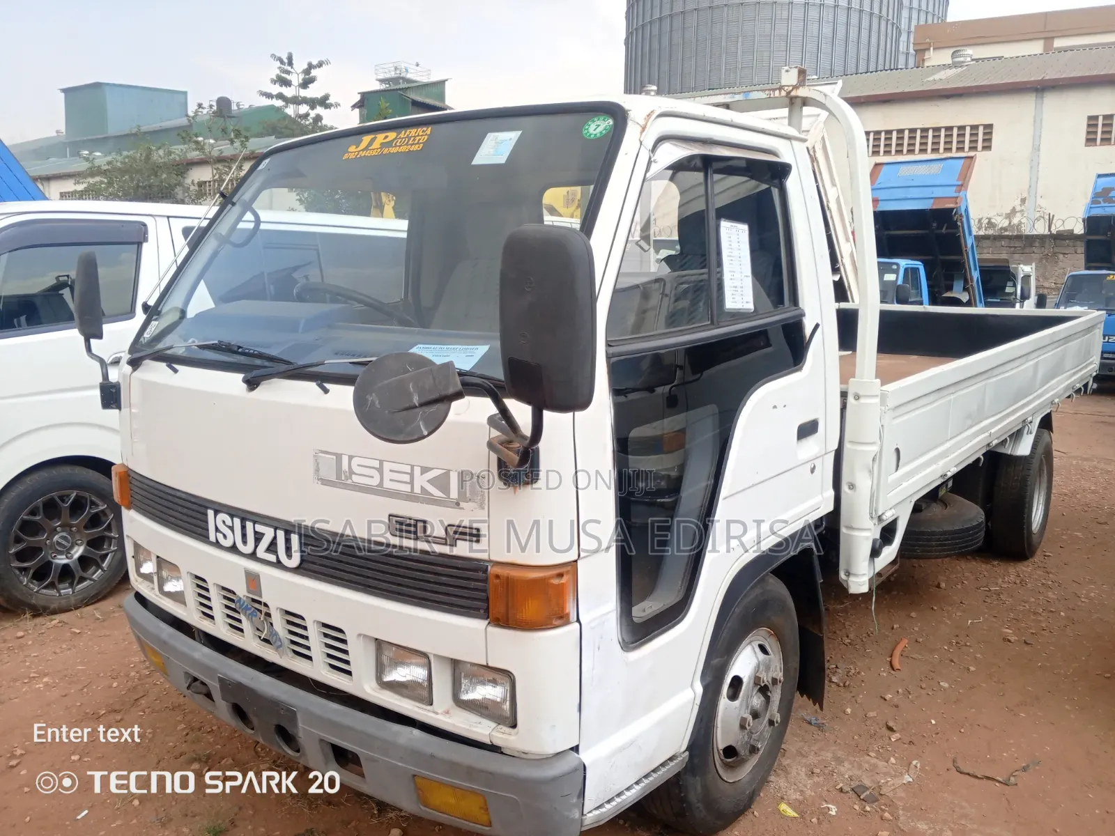 Isuzu Small Heah Long 1990 White