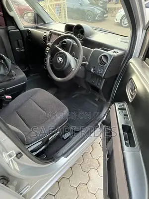Toyota Spade 2013 Silver