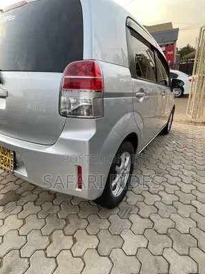 Toyota Spade 2013 Silver