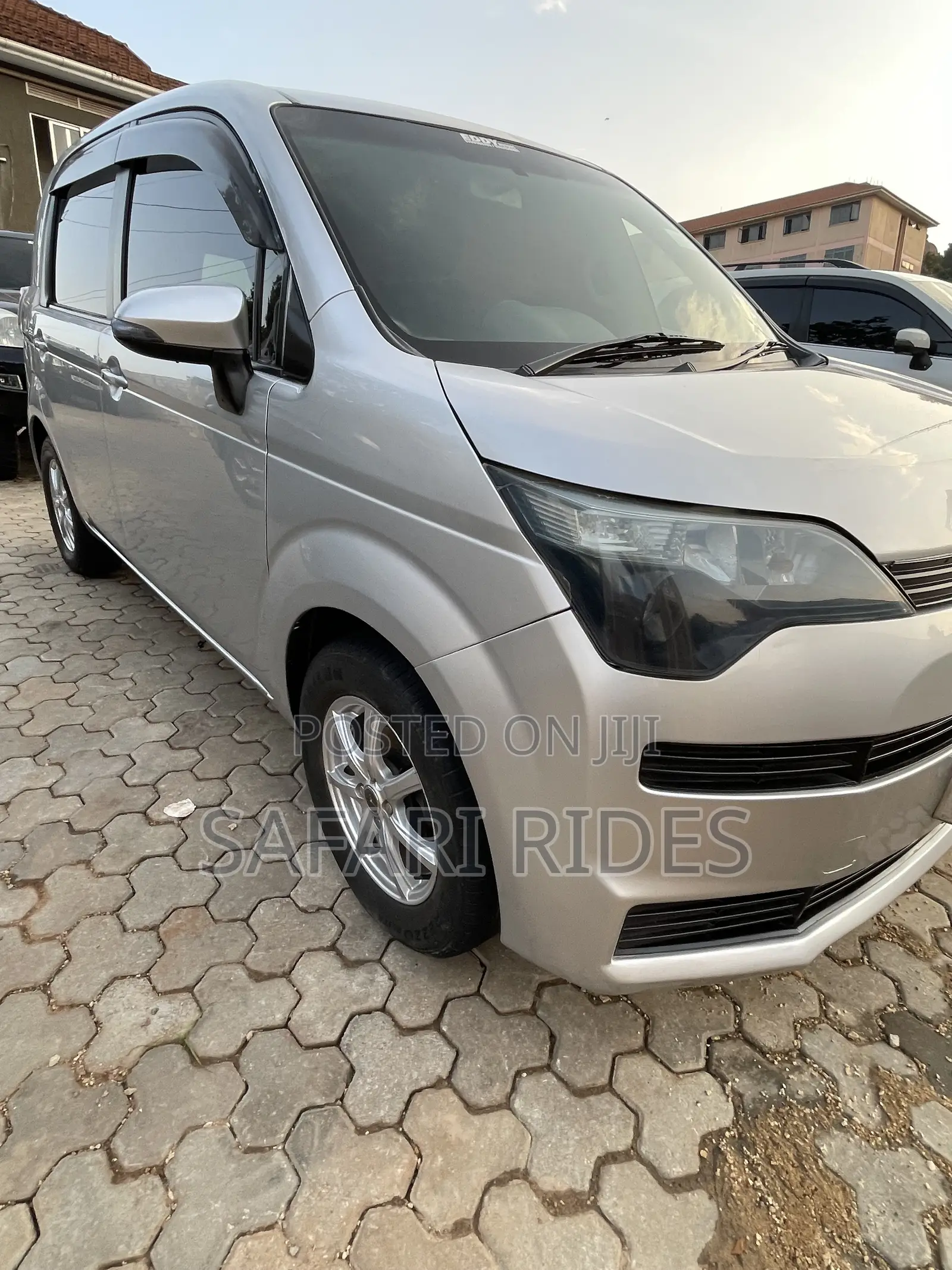 Toyota Spade 2013 Silver