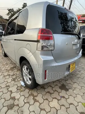Toyota Spade 2013 Silver