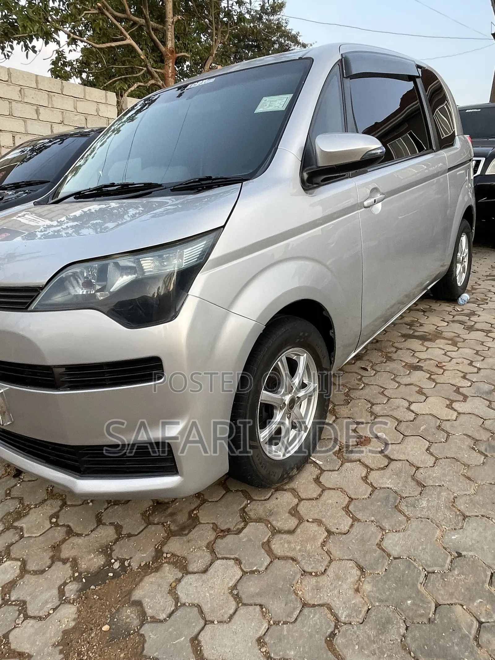 Toyota Spade 2013 Silver