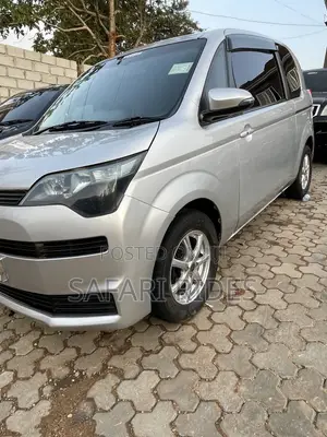 Toyota Spade 2013 Silver